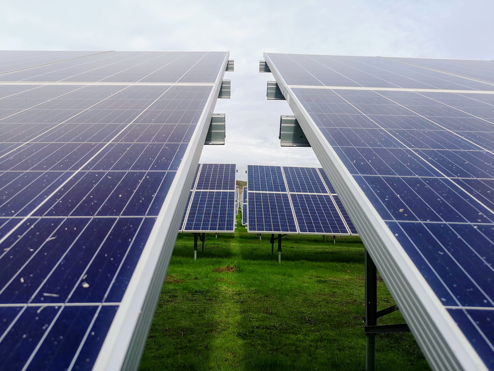 découvrez les nombreux avantages de l'énergie solaire : une solution écologique et économique pour réduire vos factures d'électricité, diminuer votre empreinte carbone et contribuer à un avenir durable. explorez comment cette source d'énergie renouvelable peut transformer votre mode de vie.
