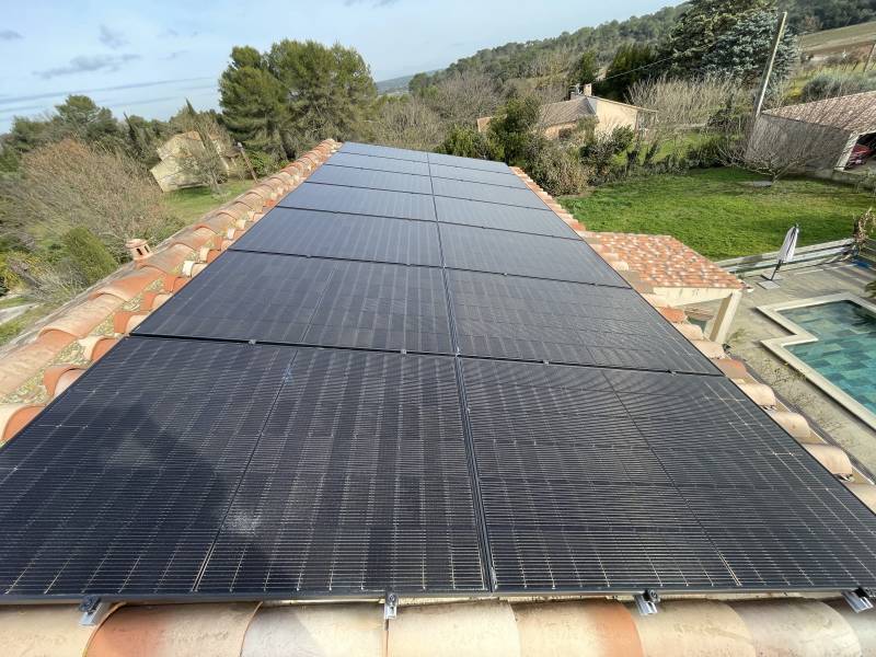 découvrez les avantages des panneaux solaires en occitanie : une solution écologique pour réduire vosfactures d'énergie et contribuer à la transition énergétique. profitez du soleil du sud de la france pour produire votre propre électricité et valoriser votre habitat.