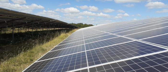découvrez les avantages de l'investissement photovoltaïque pour rentabiliser votre énergie solaire. maximisez votre retour sur investissement tout en contribuant à la transition énergétique. explorez nos solutions adaptées à vos besoins et faites un pas vers un avenir plus durable.