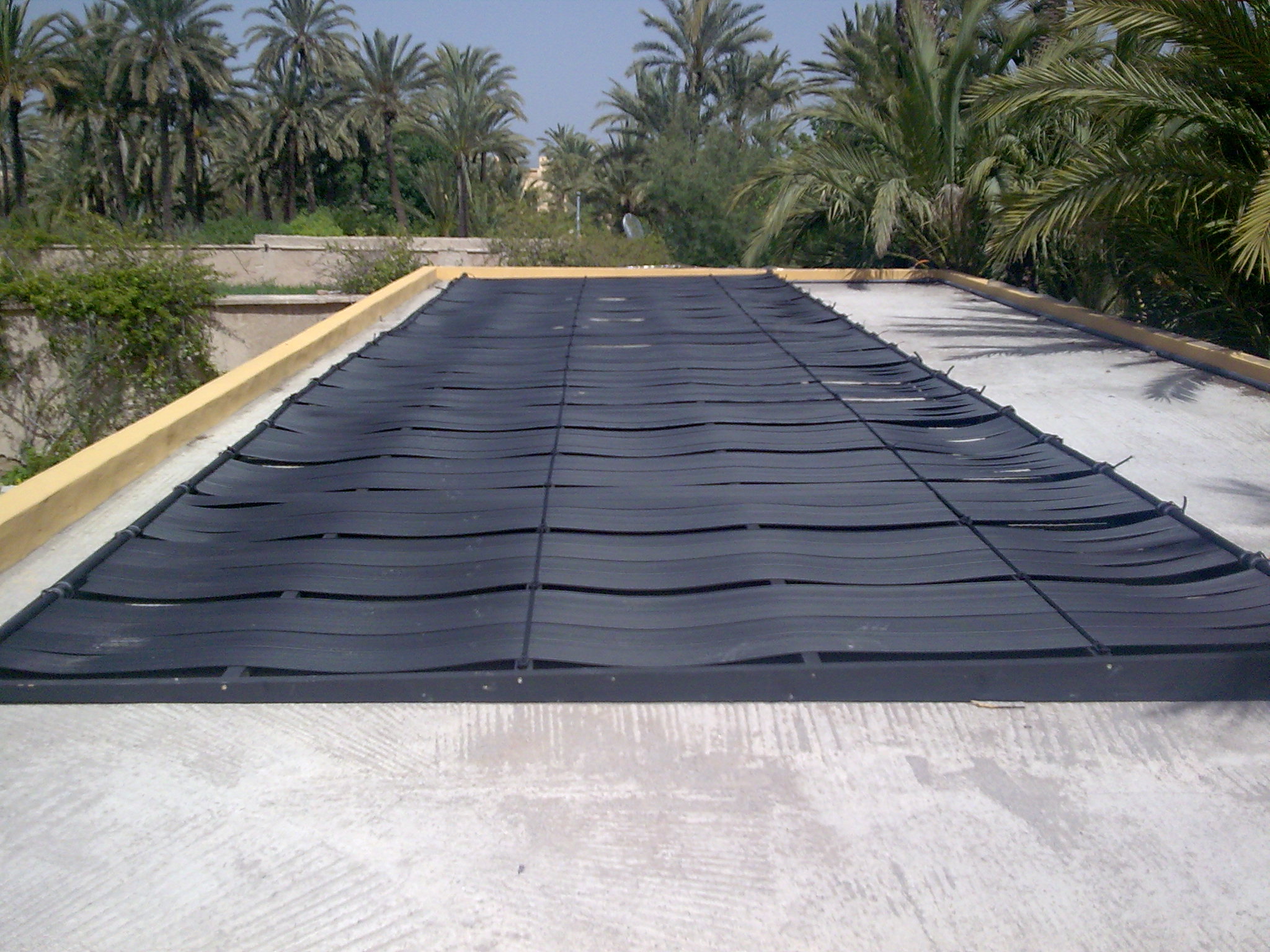 découvrez les avantages du chauffage solaire pour votre piscine : une solution écologique et économique qui prolonge votre saison de baignade tout en réduisant vos factures d'énergie. profitez d'une eau à température idéale, tout en préservant l'environnement.