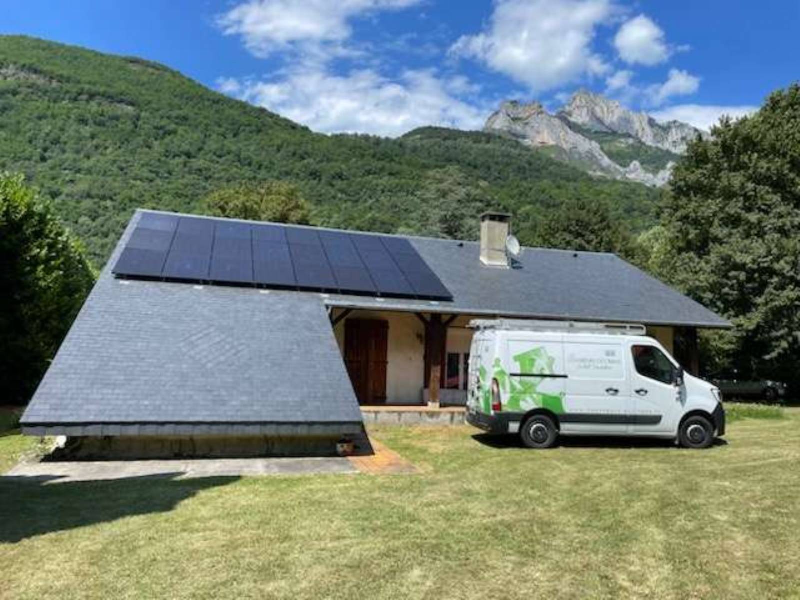 découvrez comment choisir le panneau photovoltaïque idéal pour vos besoins énergétiques. comparez les types, les rendements et les prix pour optimiser votre installation solaire et réduire votre empreinte carbone.