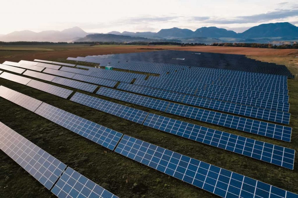 découvrez comment les panneaux solaires peuvent transformer votre consommation d'énergie en réduisant vos factures et en promouvant une empreinte écologique. apprenez à optimiser l'utilisation de l'énergie solaire tout en contribuant à un avenir durable.