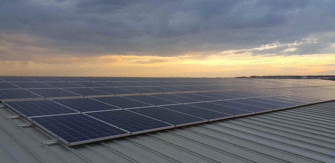 découvrez les nombreux avantages des panneaux photovoltaïques pour votre entreprise : réduction des coûts énergétiques, impact environnemental positif, valorisation de votre image de marque et fiscalité avantageuse. investissez dans l'avenir et améliorez votre rentabilité grâce à l'énergie solaire.