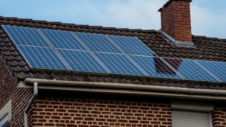 découvrez comment les panneaux photovoltaïques peuvent devenir une solution rentable pour votre maison ou entreprise. optimisez vos économies d'énergie tout en préservant l'environnement grâce à une énergie renouvelable accessible et performante.