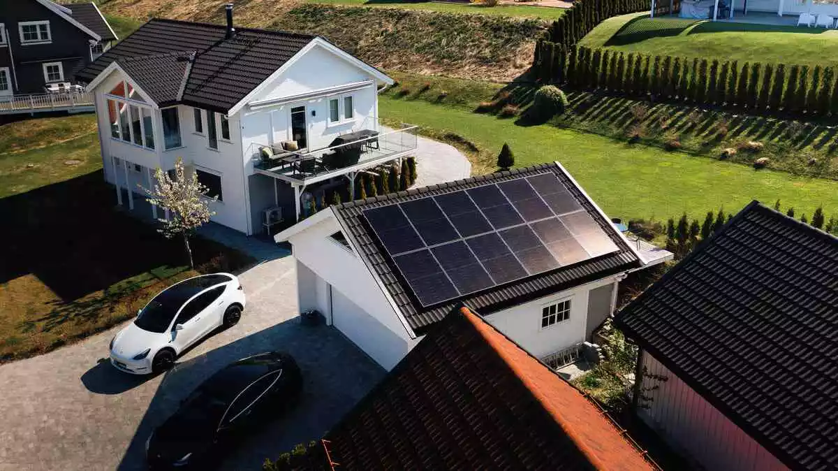 découvrez comment les panneaux photovoltaïques représentent un investissement rentable et durable pour votre maison. maximisez vos économies d'énergie tout en contribuant à la transition écologique.