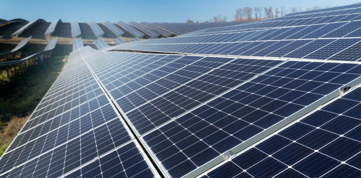 découvrez comment les panneaux solaires peuvent devenir une solution rentable pour réduire vos factures d'énergie tout en contribuant à la protection de l'environnement. exploitez le potentiel solaire et investissez dans un avenir durable.