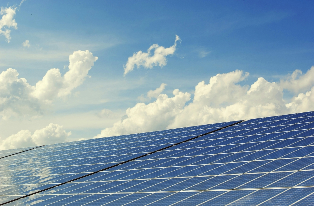découvrez nos solutions photovoltaïques durables pour entreprises. optimisez votre empreinte carbone tout en réduisant vos coûts énergétiques grâce à des panneaux solaires de haute performance. engagez-vous pour l'avenir avec une énergie propre et renouvelable.