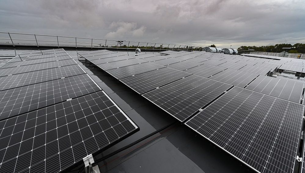 découvrez les potentiels dangers des panneaux solaires sur la santé. informez-vous sur les risques éventuels liés à leur installation et à leur utilisation, ainsi que sur les précautions à prendre pour un usage sécurisé et respectueux de l'environnement.