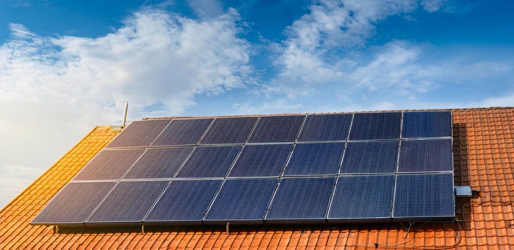 découvrez les aides financières pour l'installation de panneaux solaires en 2025. profitez des subventions, crédits d'impôt et autres dispositifs pour rendre votre projet d'énergie renouvelable plus accessible et optimiser votre investissement tout en contribuant à la transition énergétique.