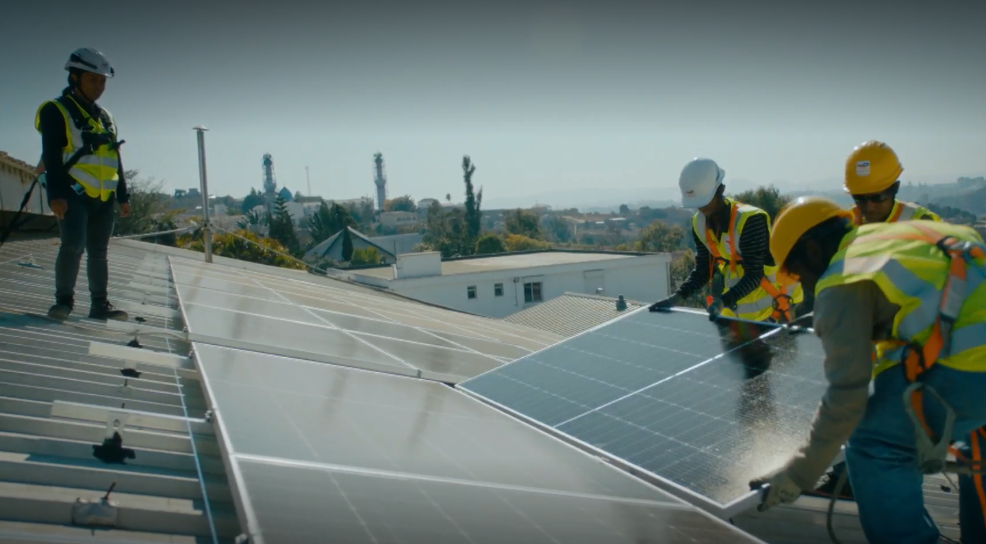 découvrez les avantages des panneaux solaires à madagascar. profitez d'une énergie renouvelable et durable pour alimenter votre maison ou votre entreprise tout en préservant l'environnement. informez-vous sur les meilleures options, les subventions disponibles et les installateurs fiables pour un projet réussi.