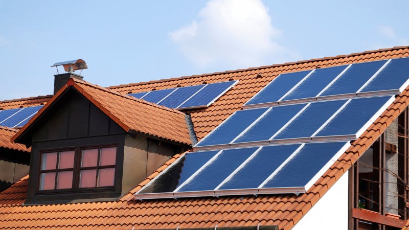 découvrez comment optimiser l'énergie de vos panneaux solaires pour maximiser votre production d'électricité et réduire votre facture d'énergie. nos conseils pratiques et solutions innovantes vous aideront à tirer le meilleur parti de votre installation solaire.