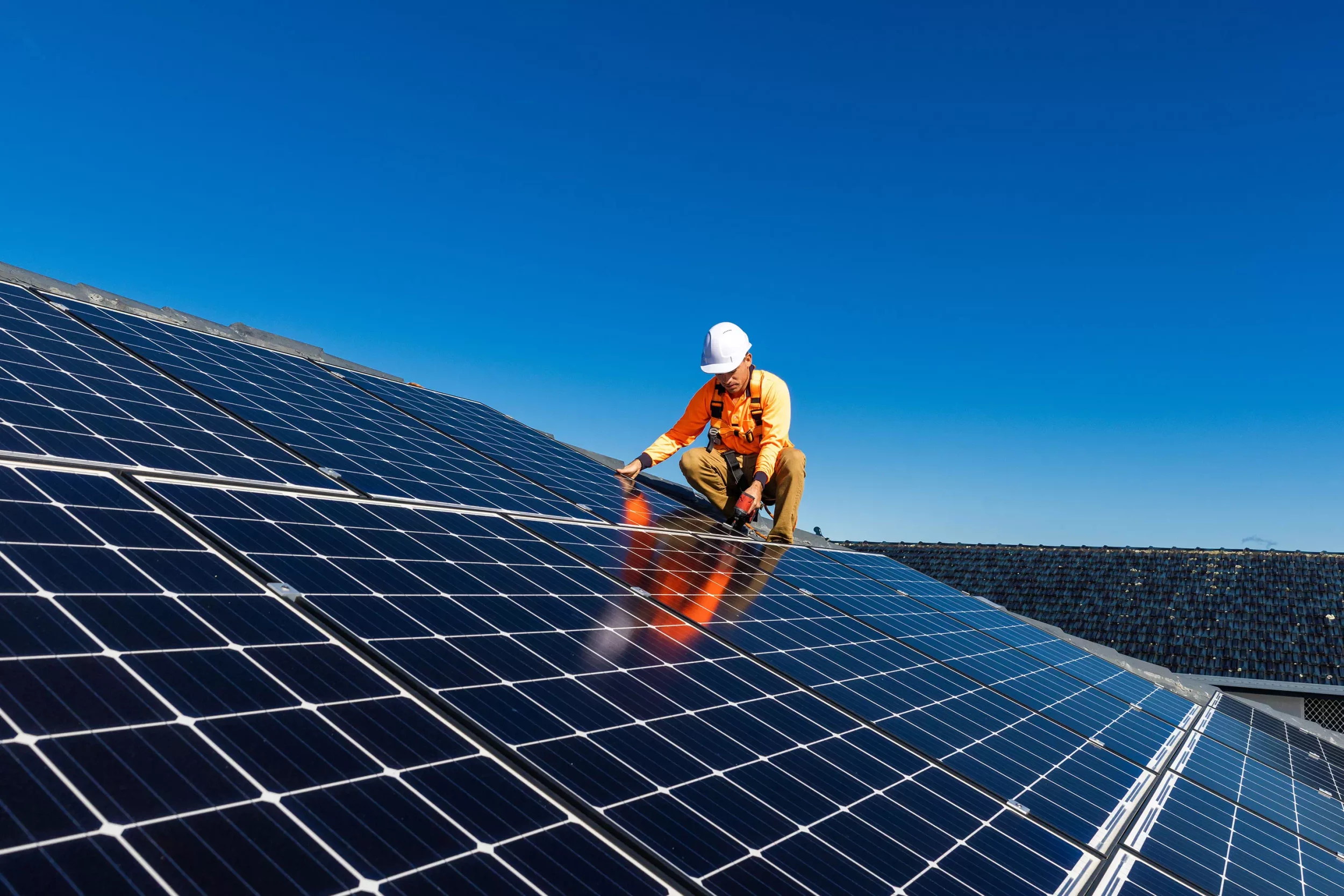 découvrez les avantages de l'autoconsommation photovoltaïque : économisez sur vos factures d'énergie, réduisez votre empreinte carbone et tirez parti d'une énergie renouvelable et durable. explorez comment installer des panneaux solaires chez vous pour produire votre propre électricité.