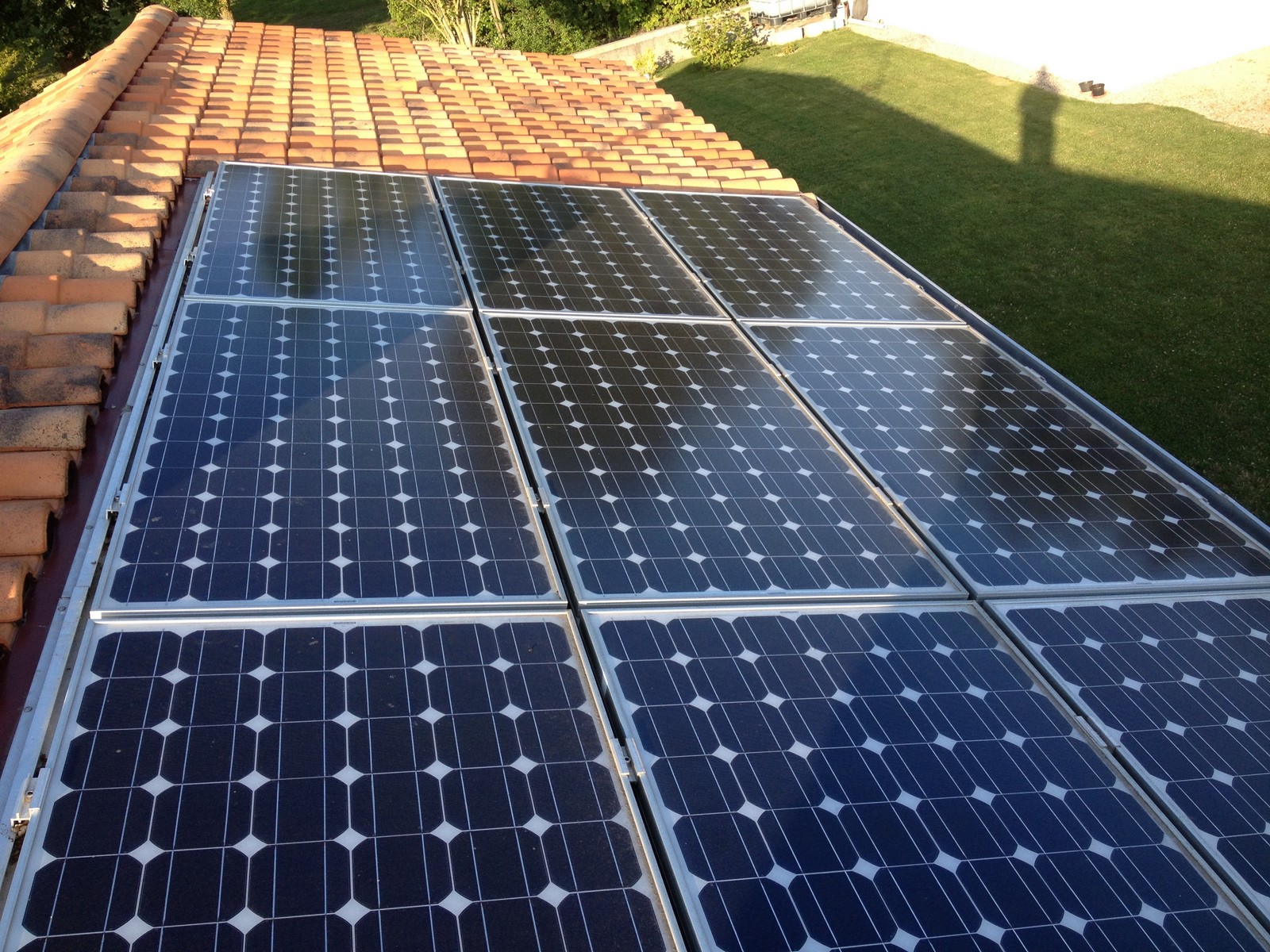 découvrez notre assurance dédiée aux panneaux solaires pour protéger votre installation contre les aléas. profitez d'une couverture optimale et d'un accompagnement sur mesure pour garantir le bon fonctionnement de votre système solaire.