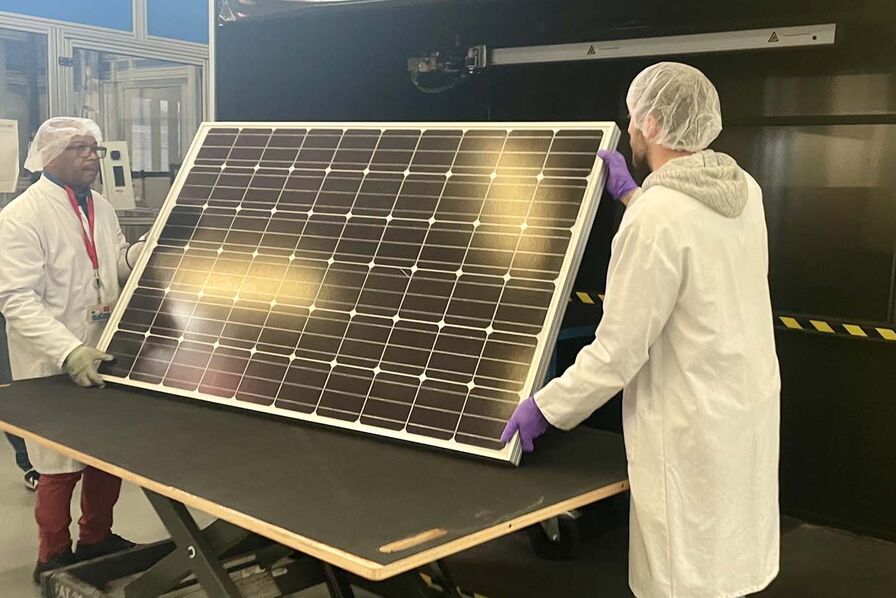 découvrez les panneaux solaires engie, une solution durable et économique pour produire votre propre électricité. profitez des avantages de l'énergie solaire et réduisez votre empreinte carbone tout en réalisant des économies sur vos factures d'énergie. informez-vous sur nos offres et services pour une installation réussie.