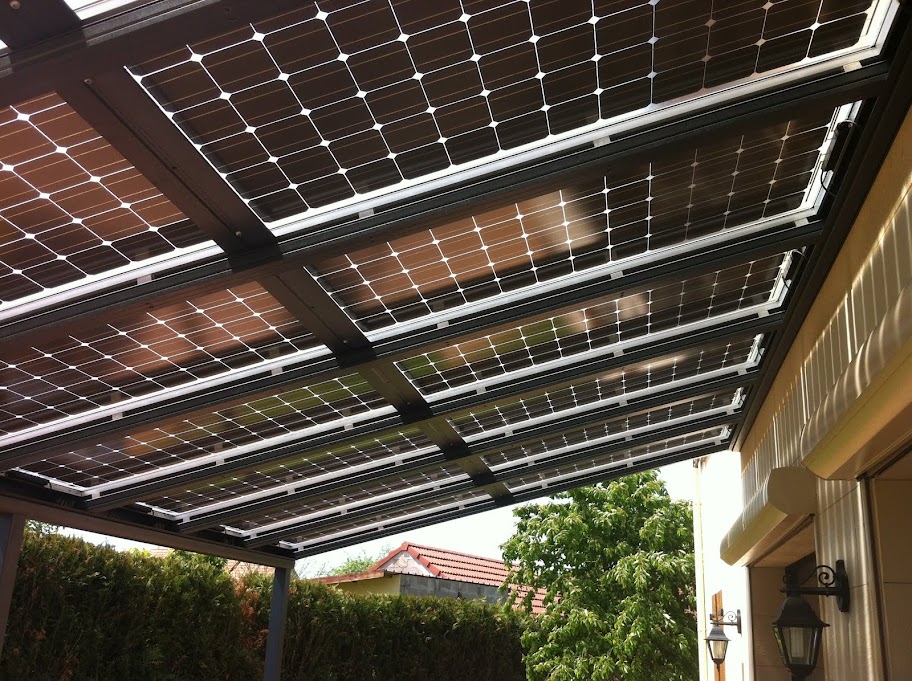 abri-jardin-panneau-solaire Optimisez votre abri de jardin avec un panneau solaire efficace