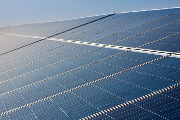 découvrez les aides et subventions pour l'installation de panneaux photovoltaïques en 2025. profitez des dernières mesures incitatives pour réduire vos coûts et investir dans une énergie renouvelable durable.
