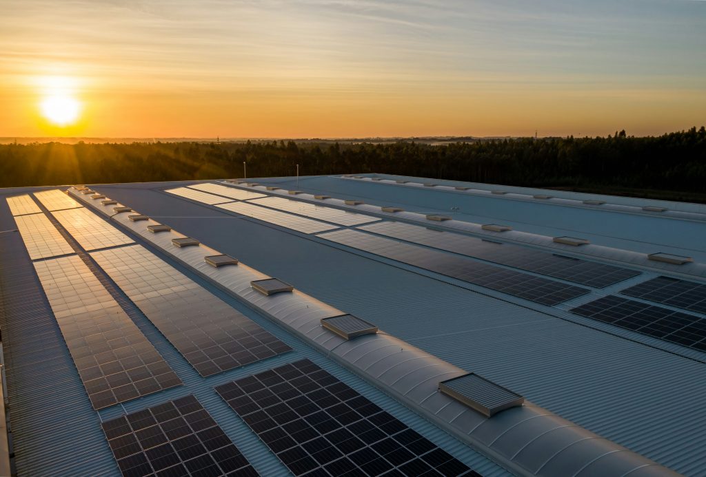 découvrez l'assurance photovoltaïque, une solution essentielle pour protéger votre installation solaire contre les risques de dommages, de vol ou de défaillance. assurez votre investissement et maximisez vos économies d'énergie avec une couverture adaptée à vos besoins.