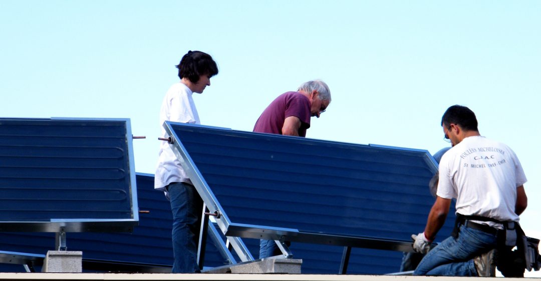 autoconstruction-panneaux-solaires-2 Guide complet pour réussir votre autoconstruction de panneaux solaires photovoltaïques