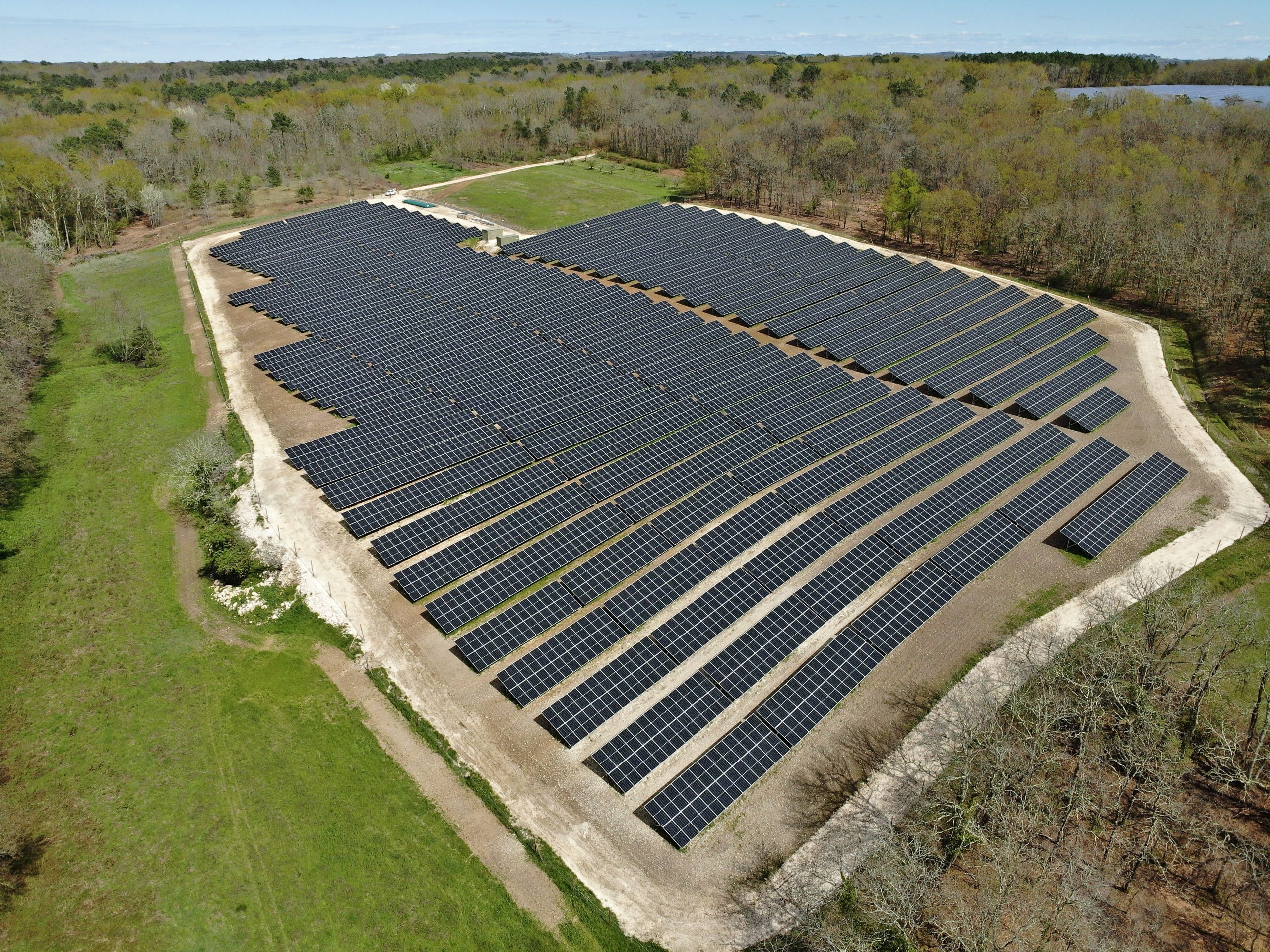 avantages-installateur-panneaux-solaires-tarn-et-garonne-3-scaled Les avantages d'engager un installateur de panneaux solaires photovoltaïques dans le Tarn-et-Garonne