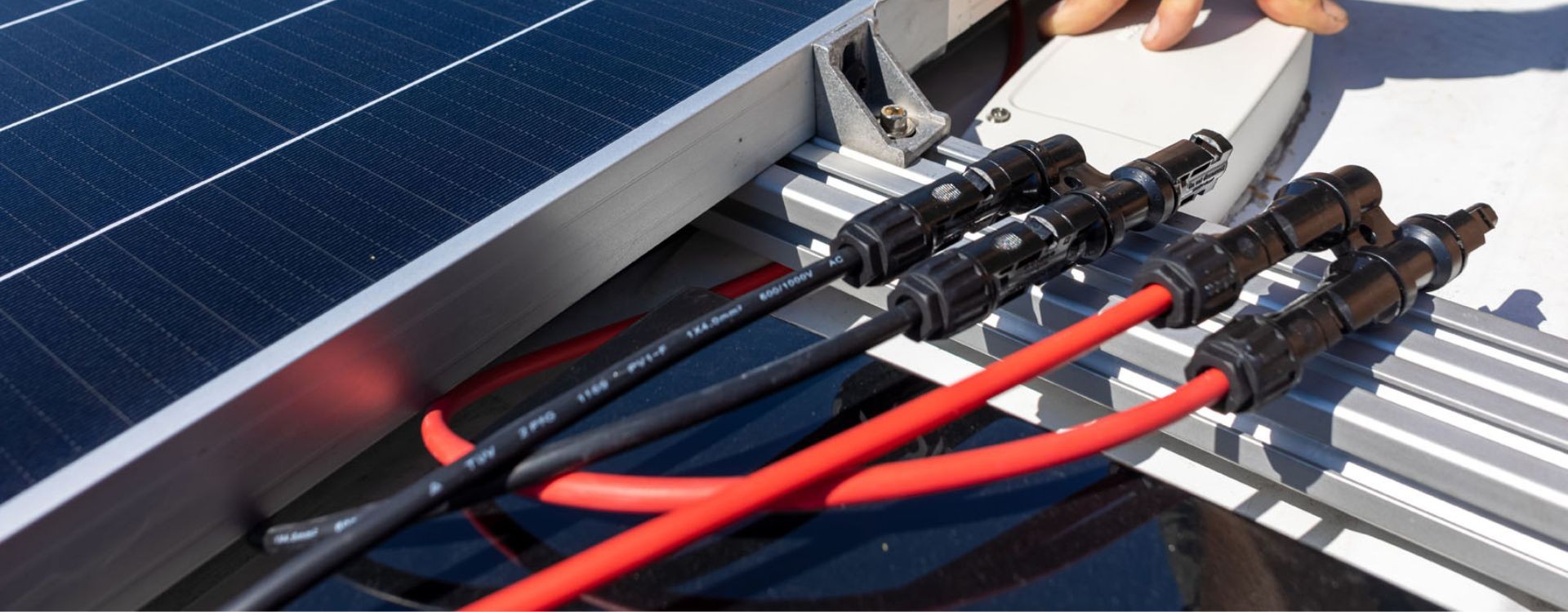 avantages-kit-solaire-1 Découvrez les avantages d'un kit panneau solaire photovoltaïque pour votre maison