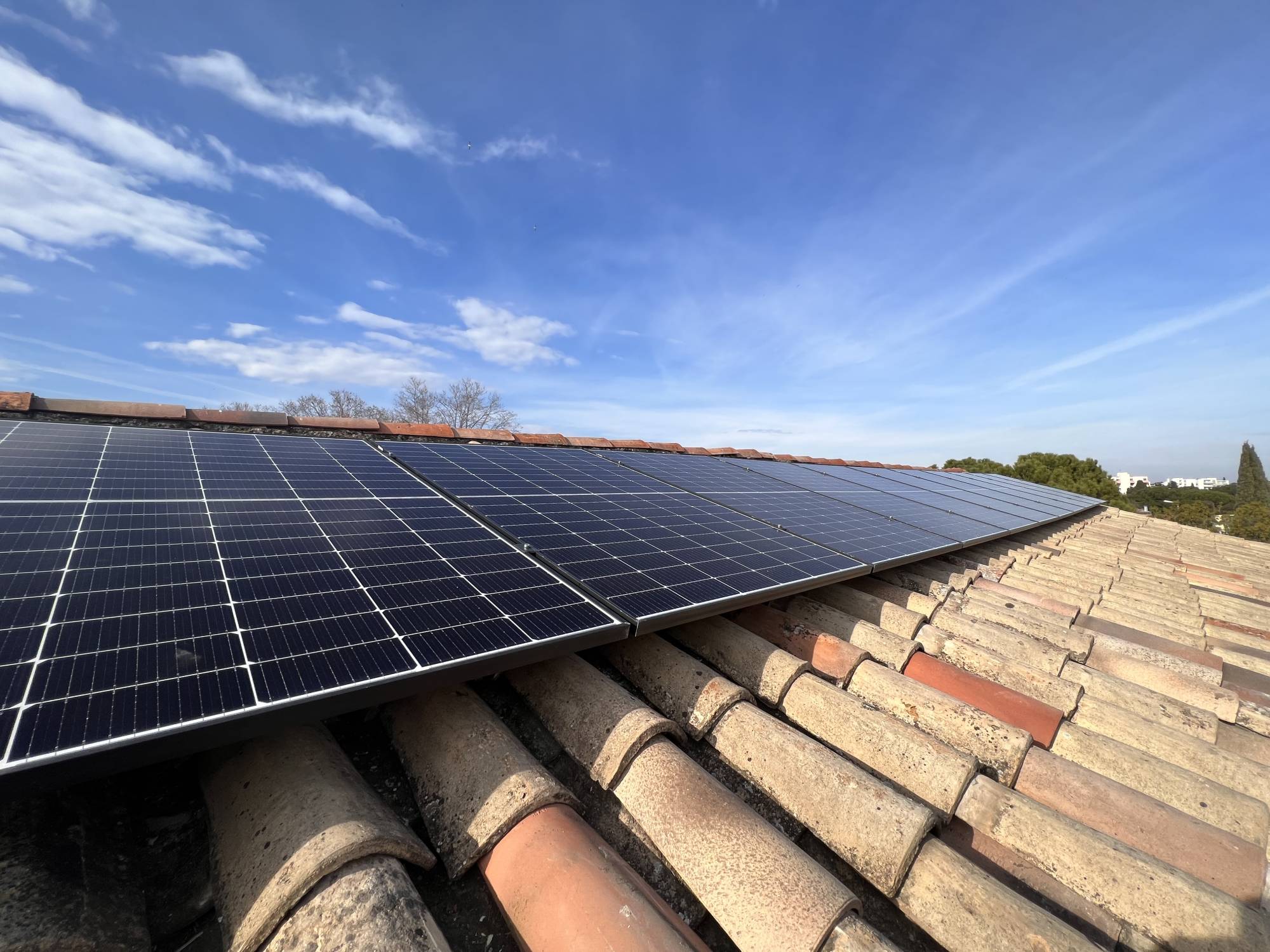 avantages-panneau-photovoltaique-3kw-1 Découvrez les avantages d'un panneau photovoltaïque 3kW pour votre maison