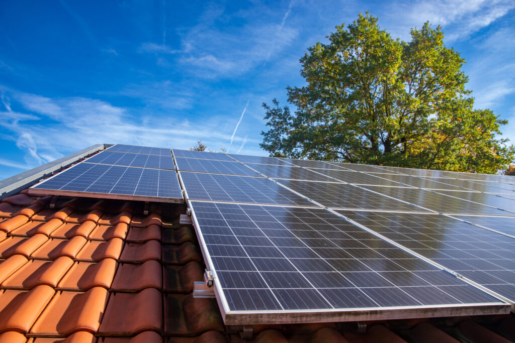 avantages-panneau-solaire-6-kwc-2 Découvrez les avantages d'un panneau solaire 6 kWc pour votre maison