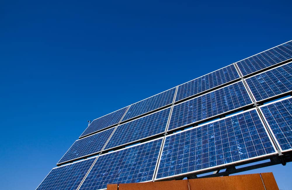 avantages-panneaux-photovoltaiques-monocristallins Découvrez les avantages des panneaux photovoltaïques monocristallins pour optimiser votre consommation énergétique