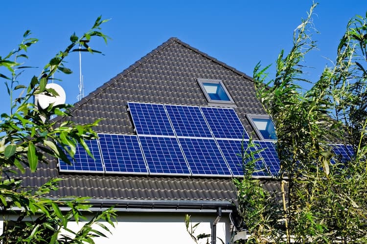 avantages-panneaux-solaires-216 Pourquoi investir dans des panneaux solaires pour votre maison ?