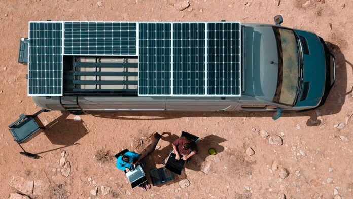 découvrez comment optimiser votre aventure en caravane avec des panneaux solaires. écologiques et pratiques, ils assurent une source d'énergie renouvelable pour vos déplacements tout en vous permettant de profiter pleinement de la nature.