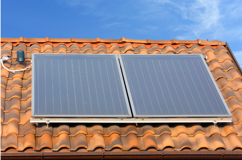 choix-chauffe-eau-solaire-ou-photovoltaique Chauffe-eau solaire ou panneau photovoltaïque : lequel choisir pour votre maison ?