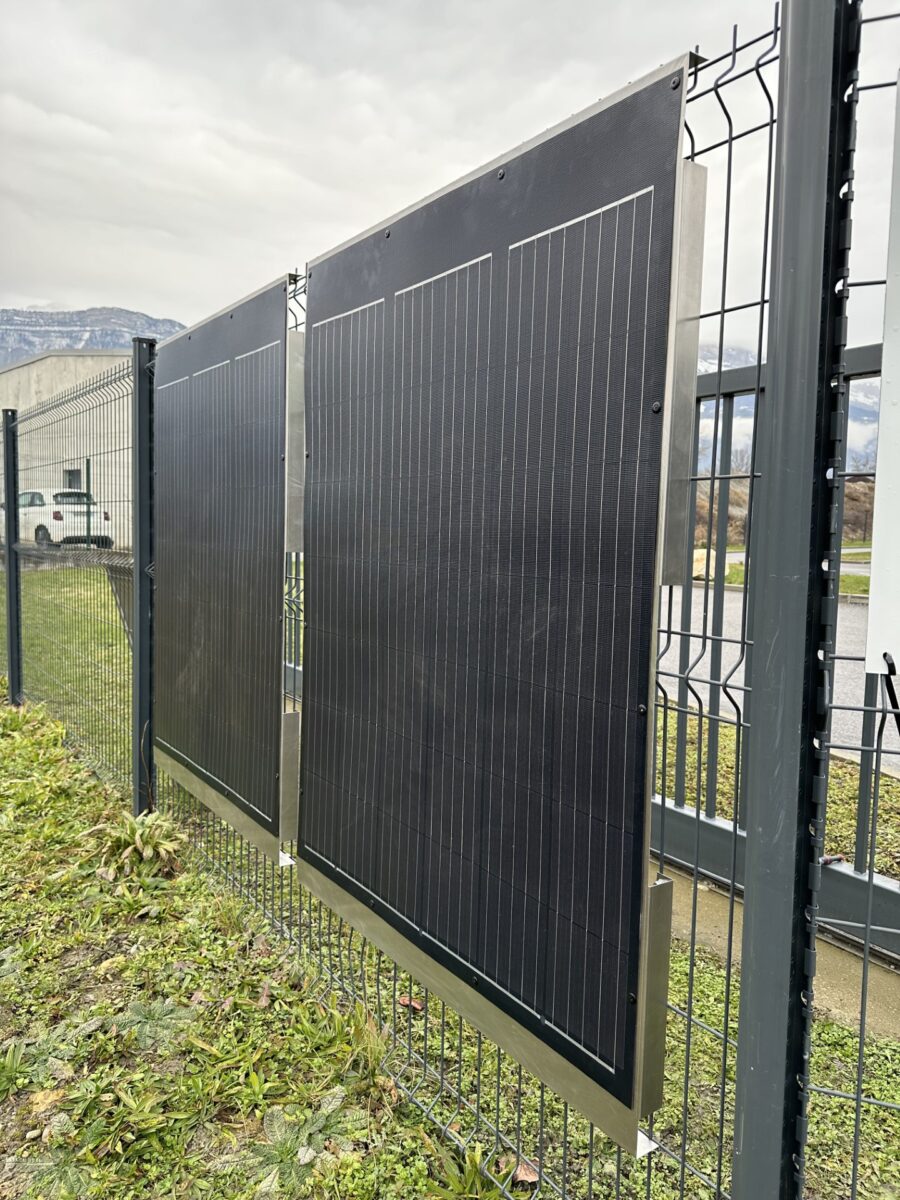 cloture-photovoltaique-1 La clôture photovoltaïque : une solution innovante pour allier sécurité et énergie verte