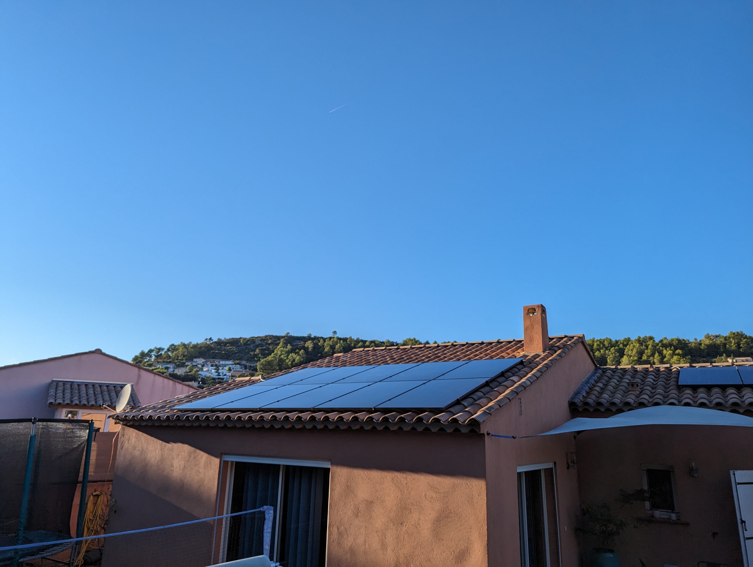depannage-panneaux-solaires-vitrolles-scaled Dépannage efficace des panneaux solaires et photovoltaïques à Vitrolles 13127