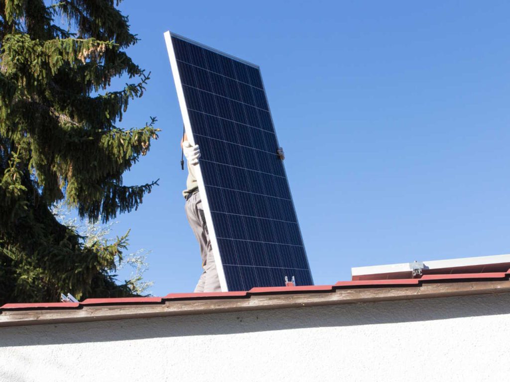 difference-combine-solaire-photovoltaique-2 Comprendre la différence entre un combiné panneau solaire et panneau photovoltaïque