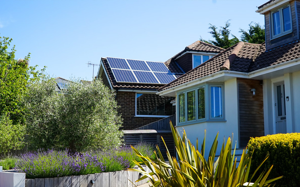 difference-panneaux-solaires-167 Quelle est la différence entre panneaux solaires et photovoltaïques ?