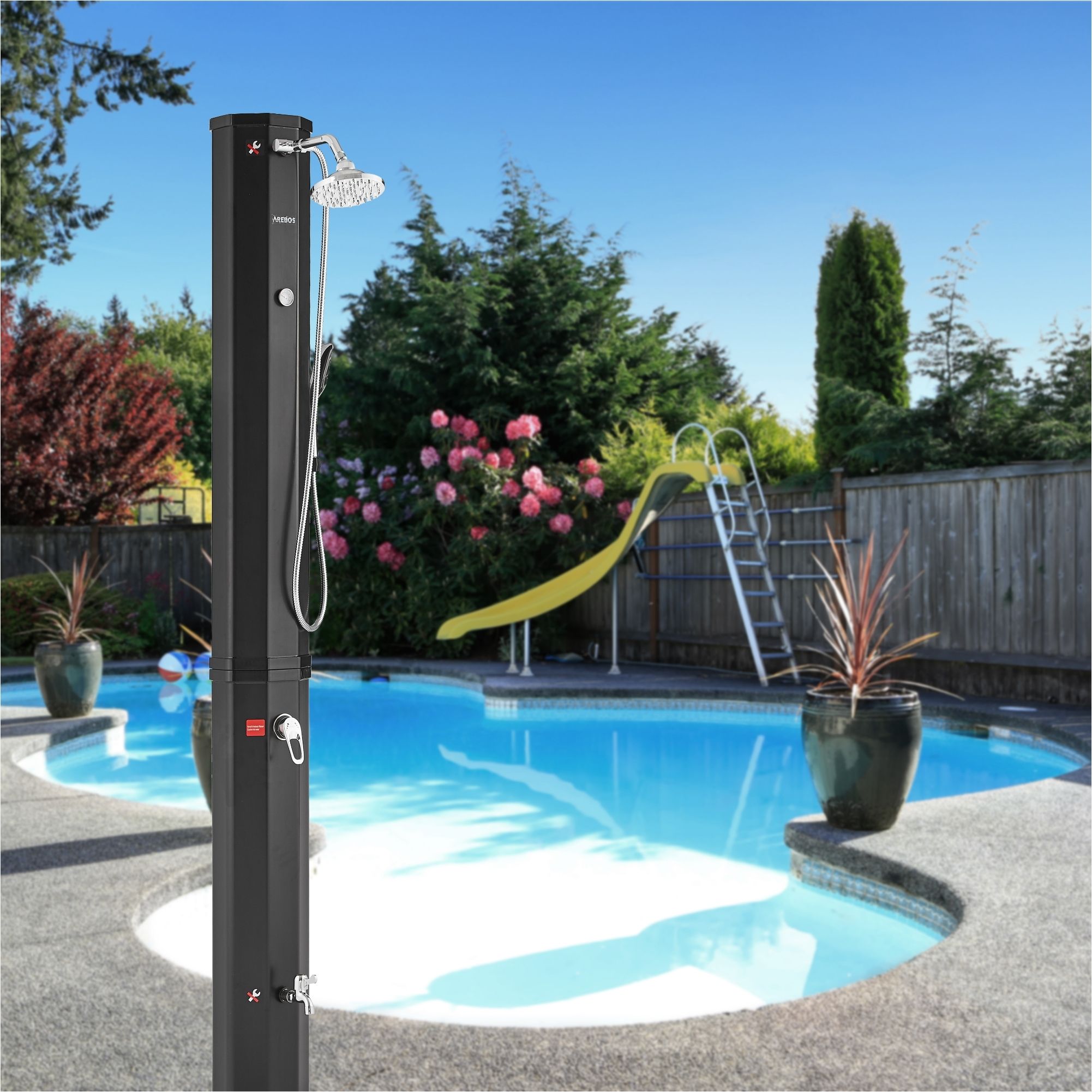 douche-solaire-1 douche solaire avec panneau solaire