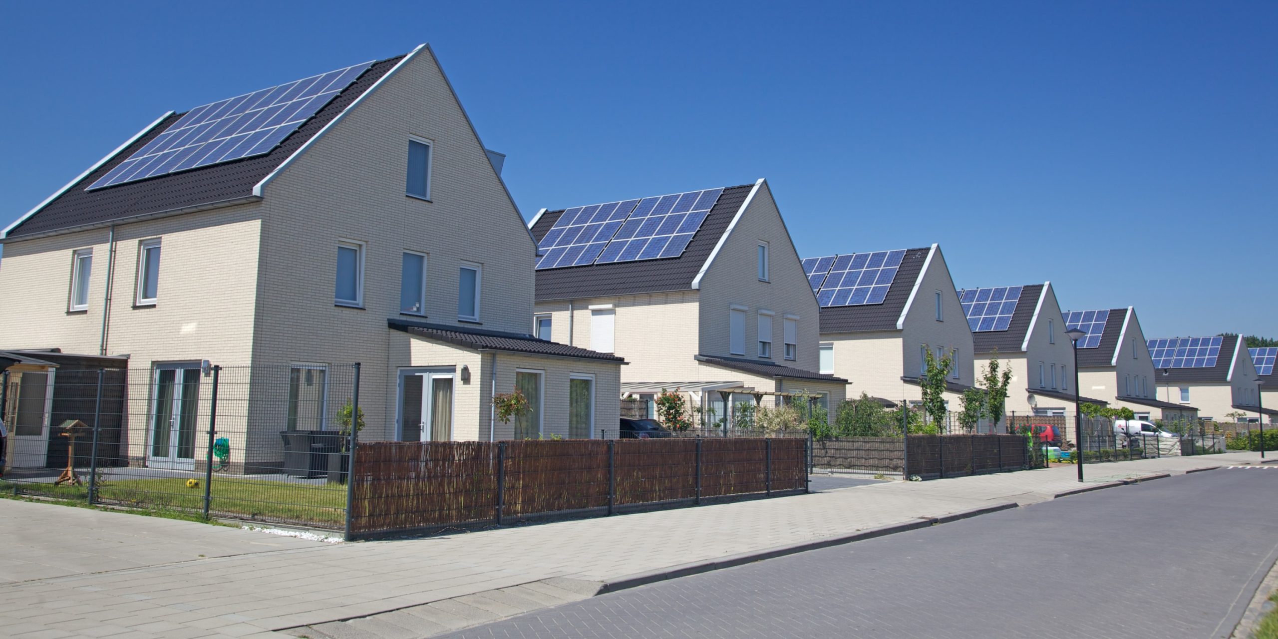 duree-vie-panneau-solaire-9-scaled duree de vie panneau solaire photovoltaique