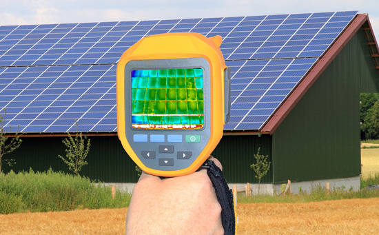 echauffement-panneaux-solaires-1 Echauffement d'un panneau solaire photovoltaïque : comprendre les enjeux et solutions