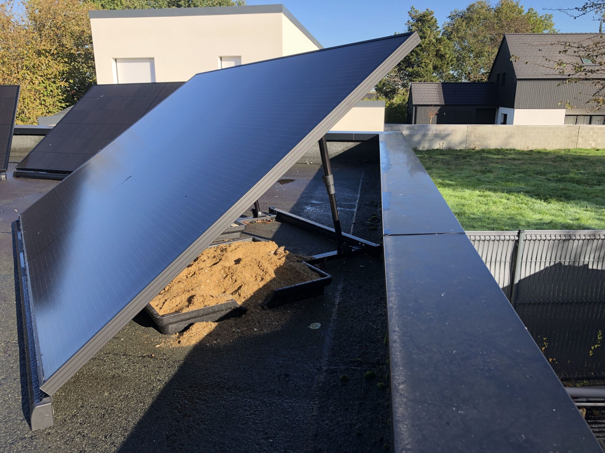 découvrez ecowatt solaire, votre solution innovante pour une énergie solaire durable et efficace. profitez d'une optimisation de votre consommation d'électricité tout en réduisant votre empreinte carbone grâce à nos technologies avancées et écologiques.