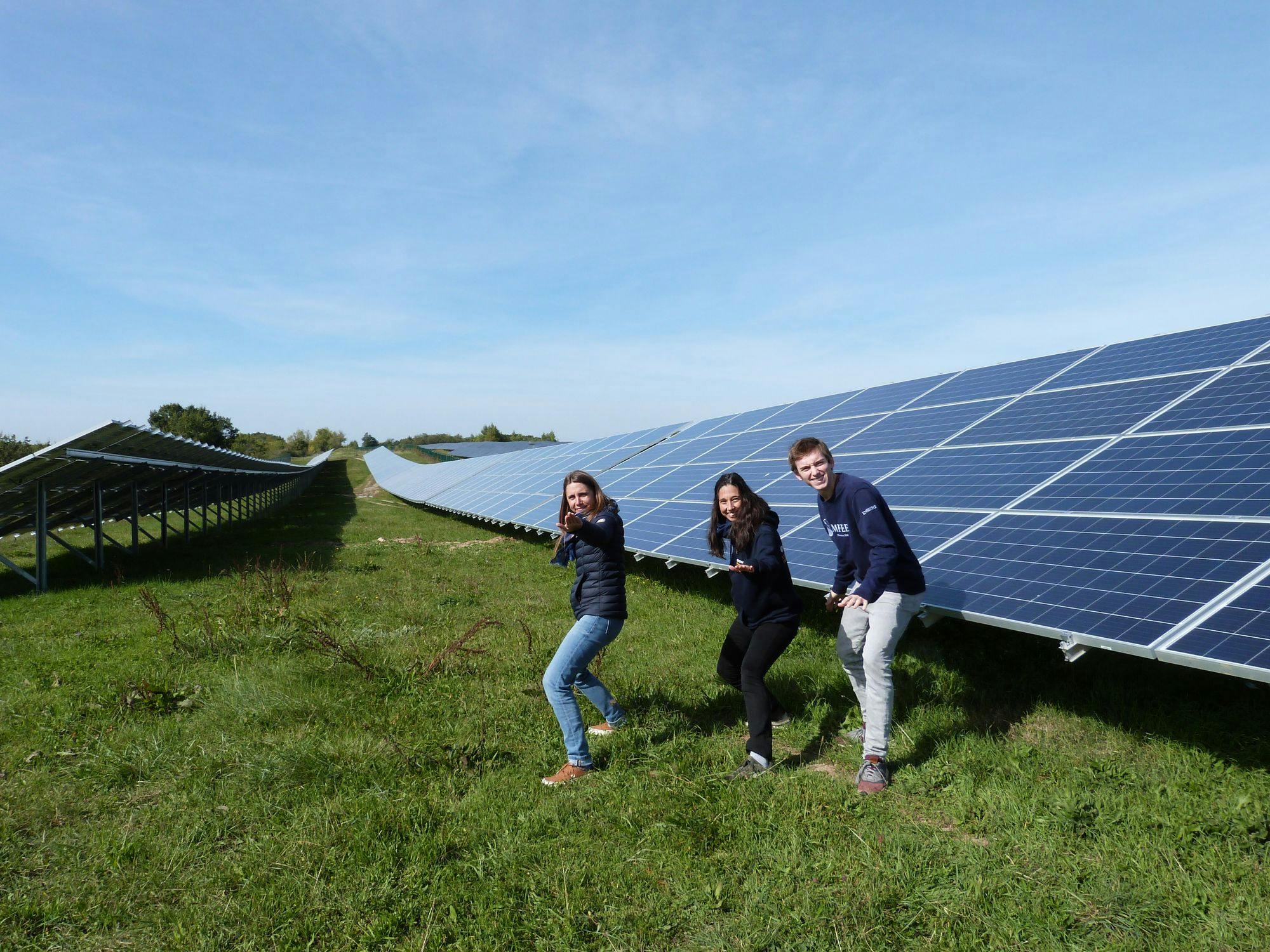 energie-circuits-courts-panneaux-solaires-1 Optimiser son énergie grâce aux circuits courts : focus sur les panneaux solaires photovoltaïques
