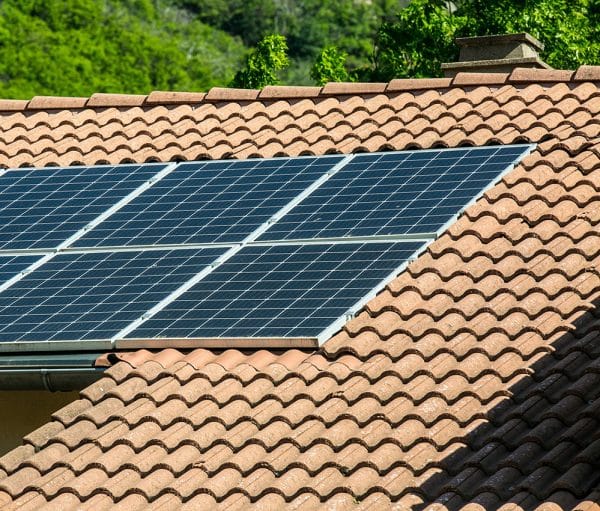 energie-solaire-pour-entreprises-1 L'énergie solaire photovoltaïque : une solution durable pour votre entreprise