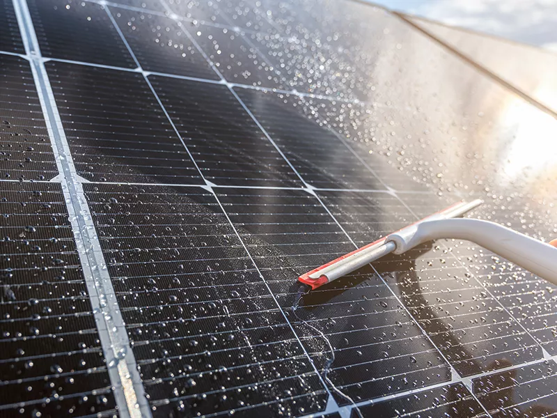 entretien-panneaux-solaire entretien panneaux solaires eau chaude