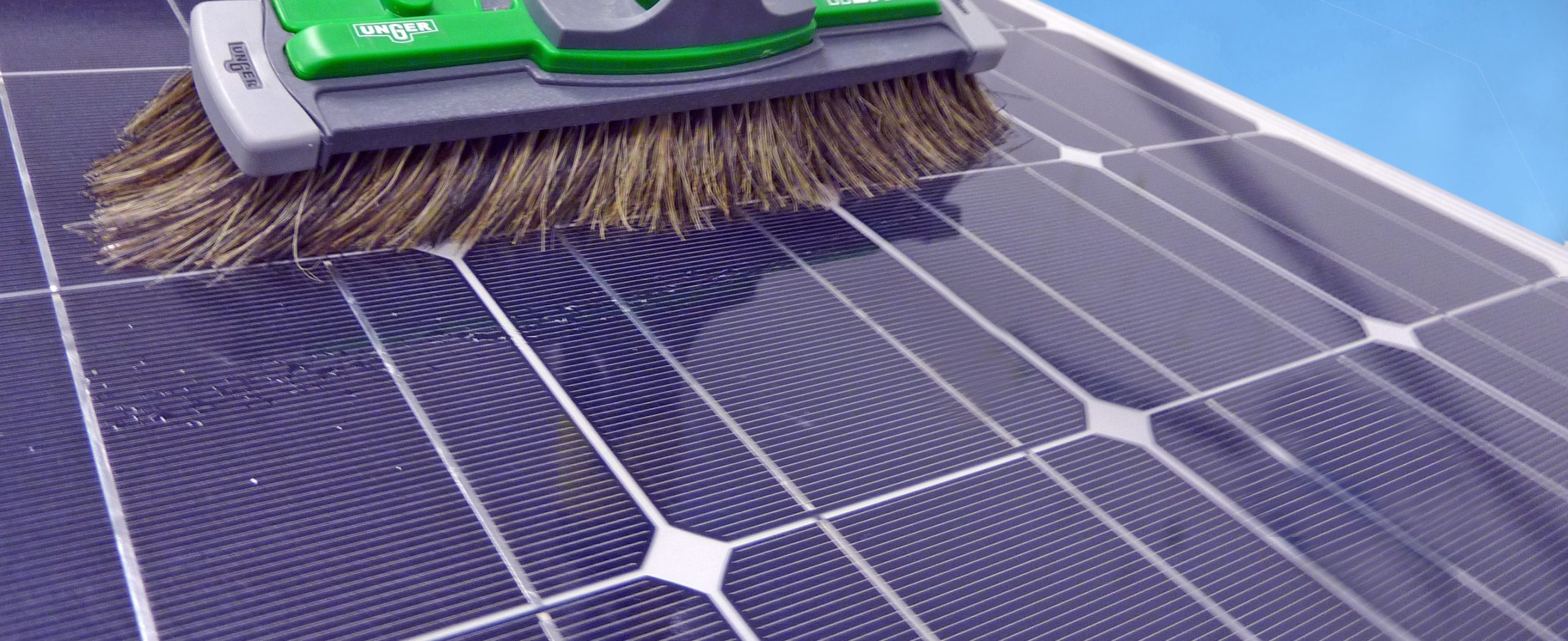 entretien-panneaux-solaires-18-scaled Pourquoi l'entretien des panneaux solaires photovoltaïques est essentiel pour votre investissement