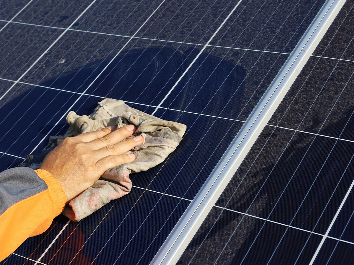 entretien-panneaux-solaires-gradignan-1 Entretien des panneaux solaires photovoltaïques à Gradignan : guide pratique