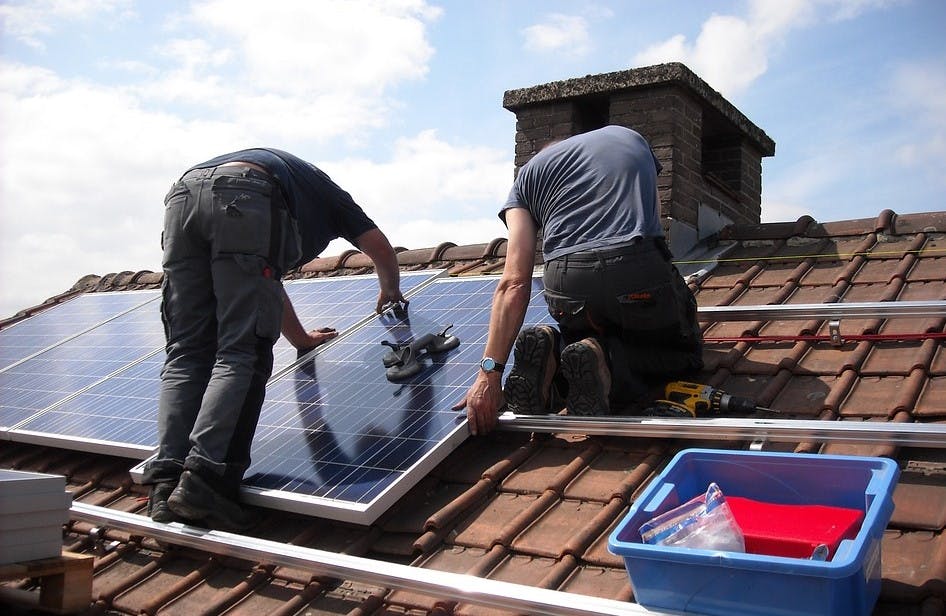 découvrez une expérience solaire immersive qui allie science et sensations. plongez dans l'univers fascinant de l'énergie solaire et apprenez comment cette source renouvelable transforme notre quotidien. profitez d'activités interactives et d'ateliers pratiques pour toute la famille !
