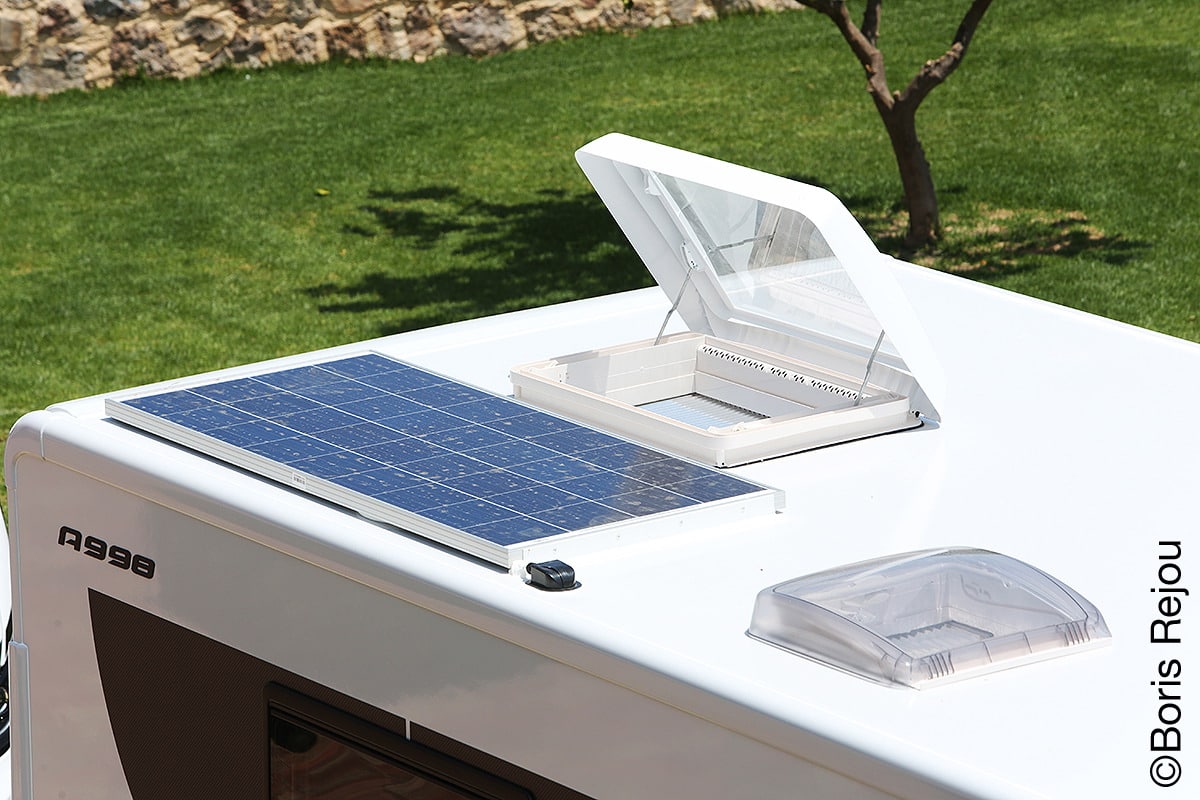 guide-panneaux-solaires-camping-car-7 Installer un panneau photovoltaïque sur votre camping-car : un guide pratique