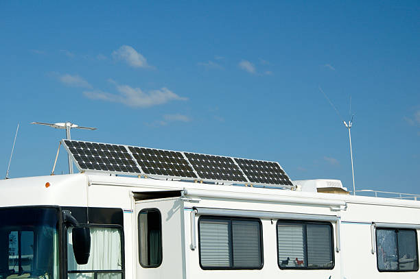 guide-panneaux-solaires-camping-car-8 Installer un panneau photovoltaïque sur votre camping-car : un guide pratique