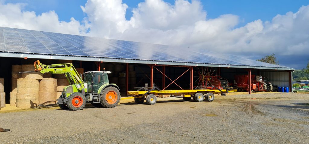 découvrez notre hangar solaire innovant, conçu pour allier efficacité énergétique et respect de l'environnement. profitez d'un espace de stockage durable, équipé de panneaux solaires pour une autonomie énergétique optimale.