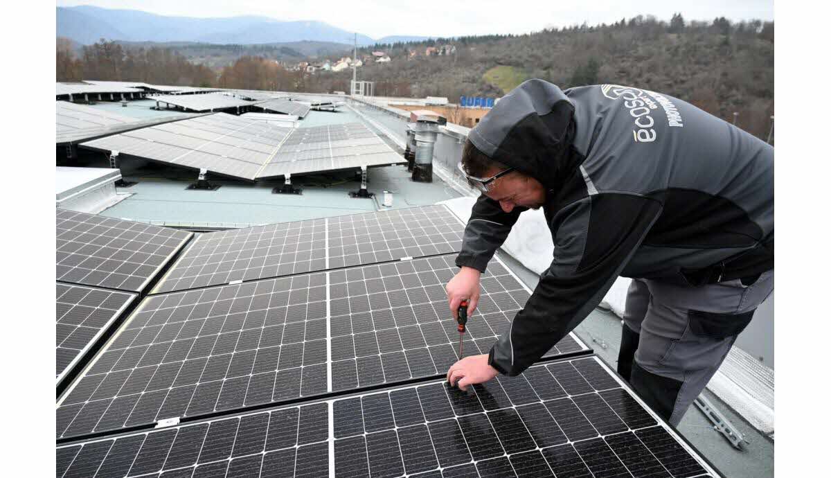 independance-energetique-panneaux-solaires-1 Maximisez votre indépendance énergétique grâce à l'installation de panneaux solaires