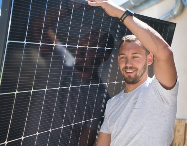 découvrez nos services d'installation de panneaux solaires, adaptés à vos besoins énergétiques. profitez d'une énergie renouvelable, réduisez vos factures et contribuez à la protection de l'environnement grâce à notre expertise. contactez-nous pour un devis personnalisé.