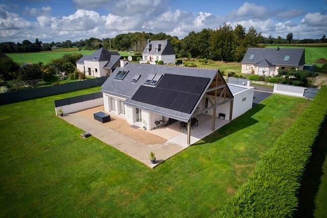 découvrez notre service d'installateur solaire dans le finistère. bénéficiez de solutions énergétiques durables et personnalisées pour optimiser votre consommation d'énergie tout en réduisant votre empreinte carbone. contactez-nous dès aujourd'hui pour un devis gratuit!